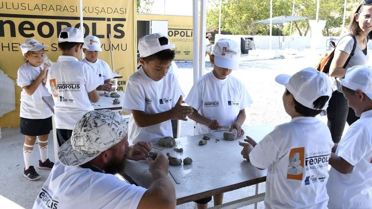 Minik sanatçılar Neopolis’te keyifli vakit geçirdi