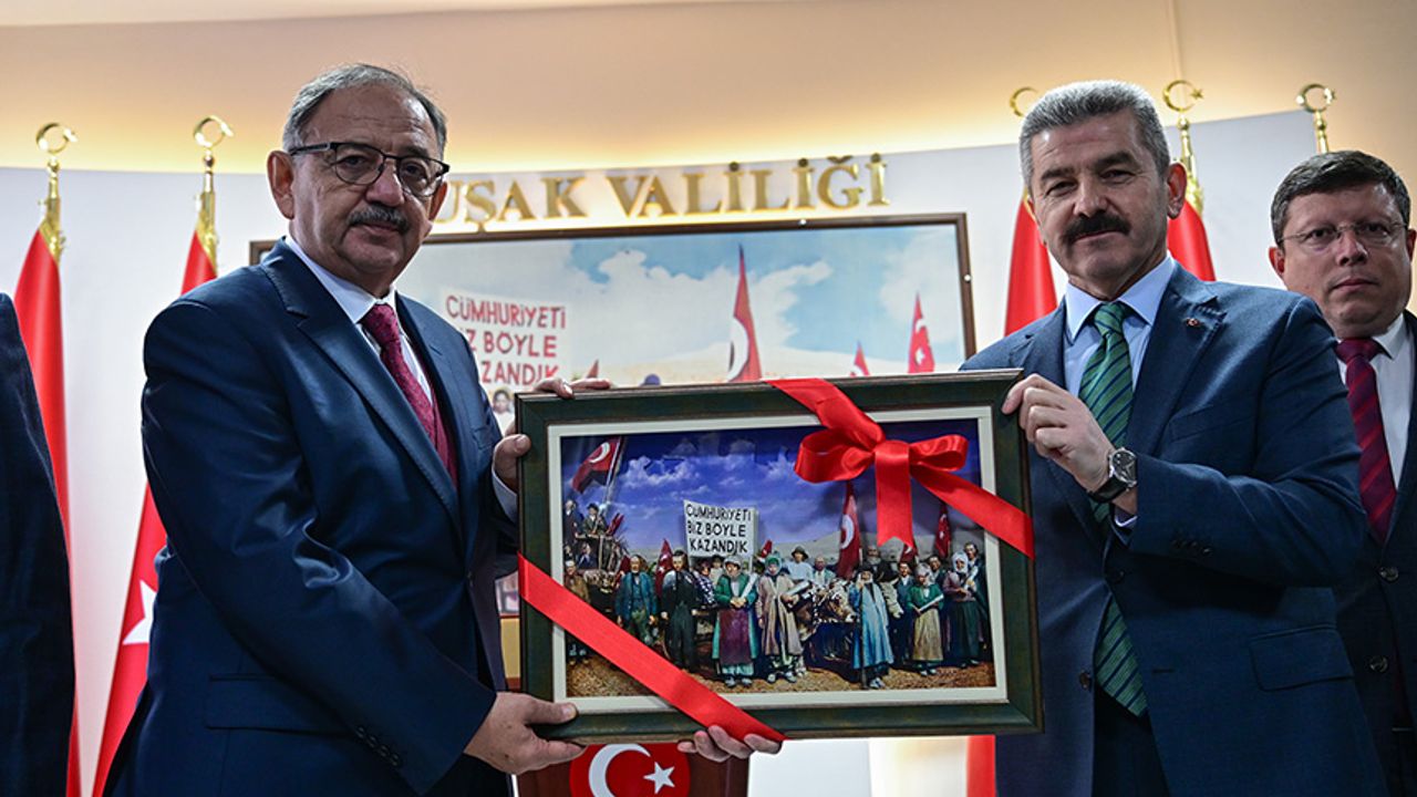Bakan Özhaseki, Uşak'ta kentsel dönüşüm ofisi açılış ve imza törenine katıldı