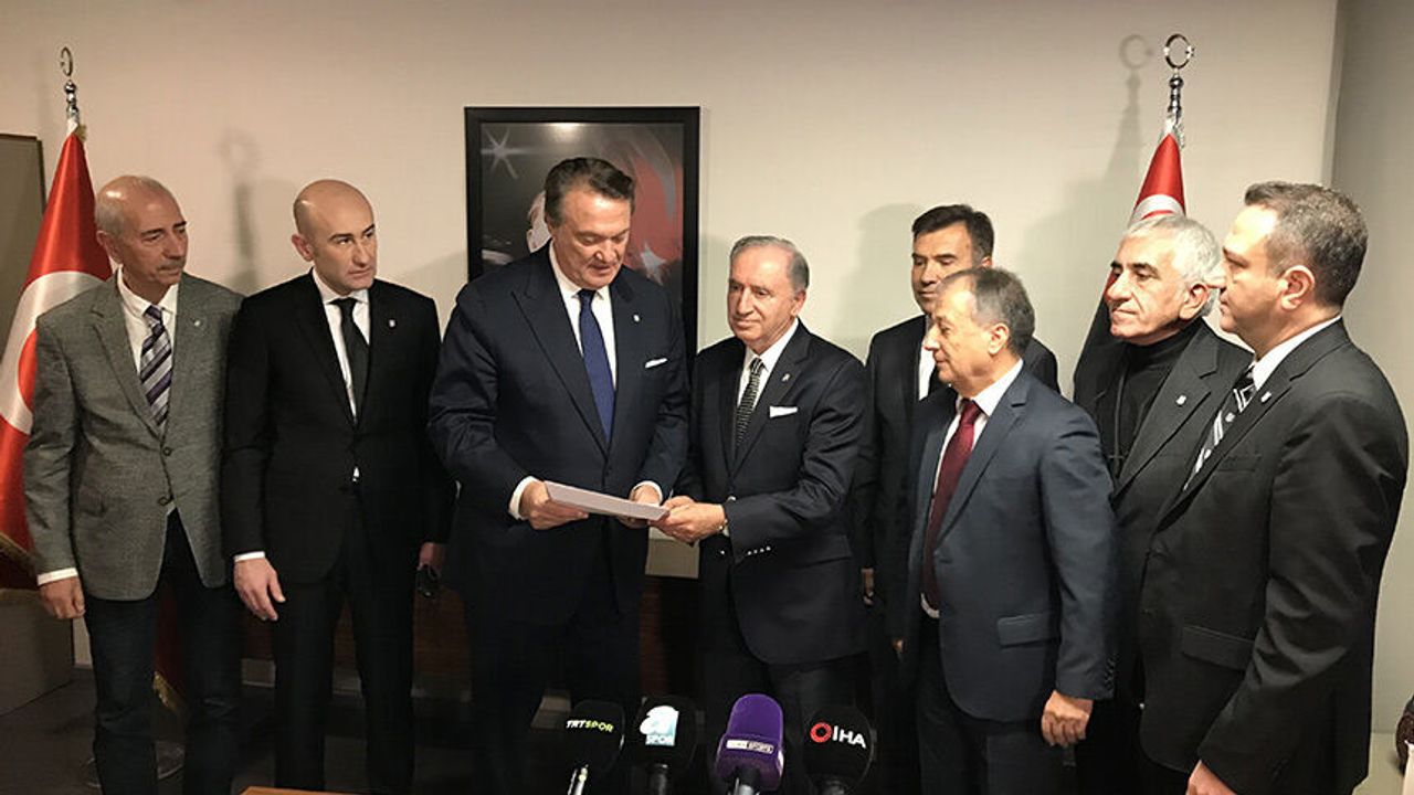 Hasan Arat, yönetim kurulu listesini teslim etti
