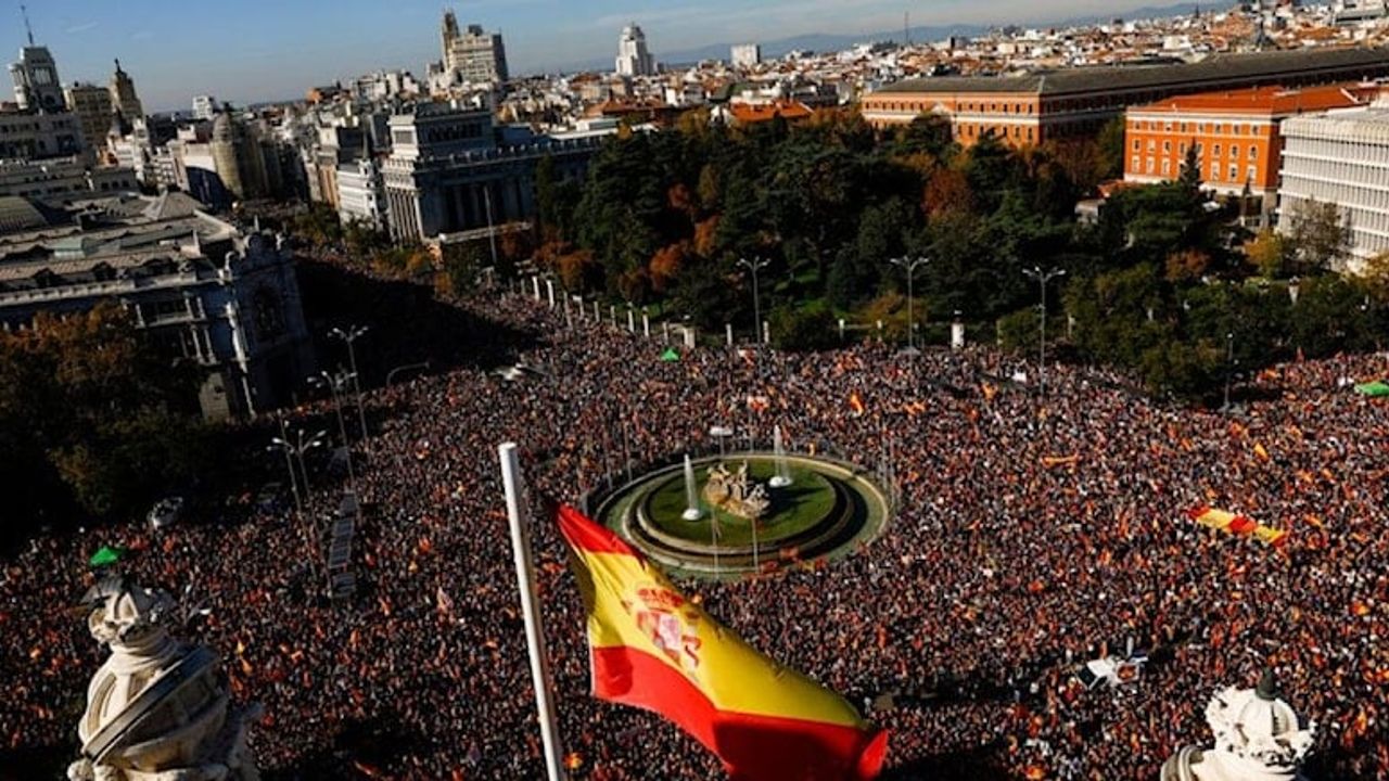 Katalanlarla anlaşma İspanya’yı karıştırdı