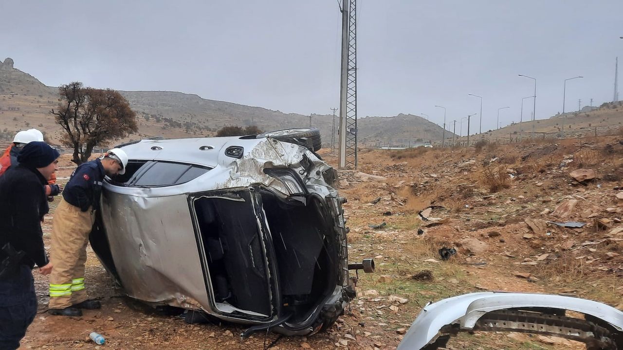 Mardin'de takla atan otomobilin sürücüsü yaralandı