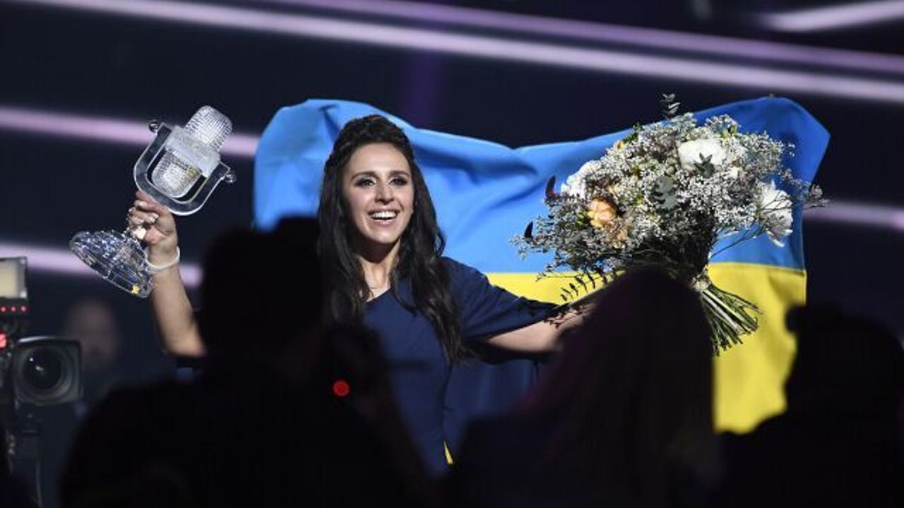 Rusya, Eurovision'u kazanan Ukraynalı şarkıcı Jamala'yı arananlar listesine aldı