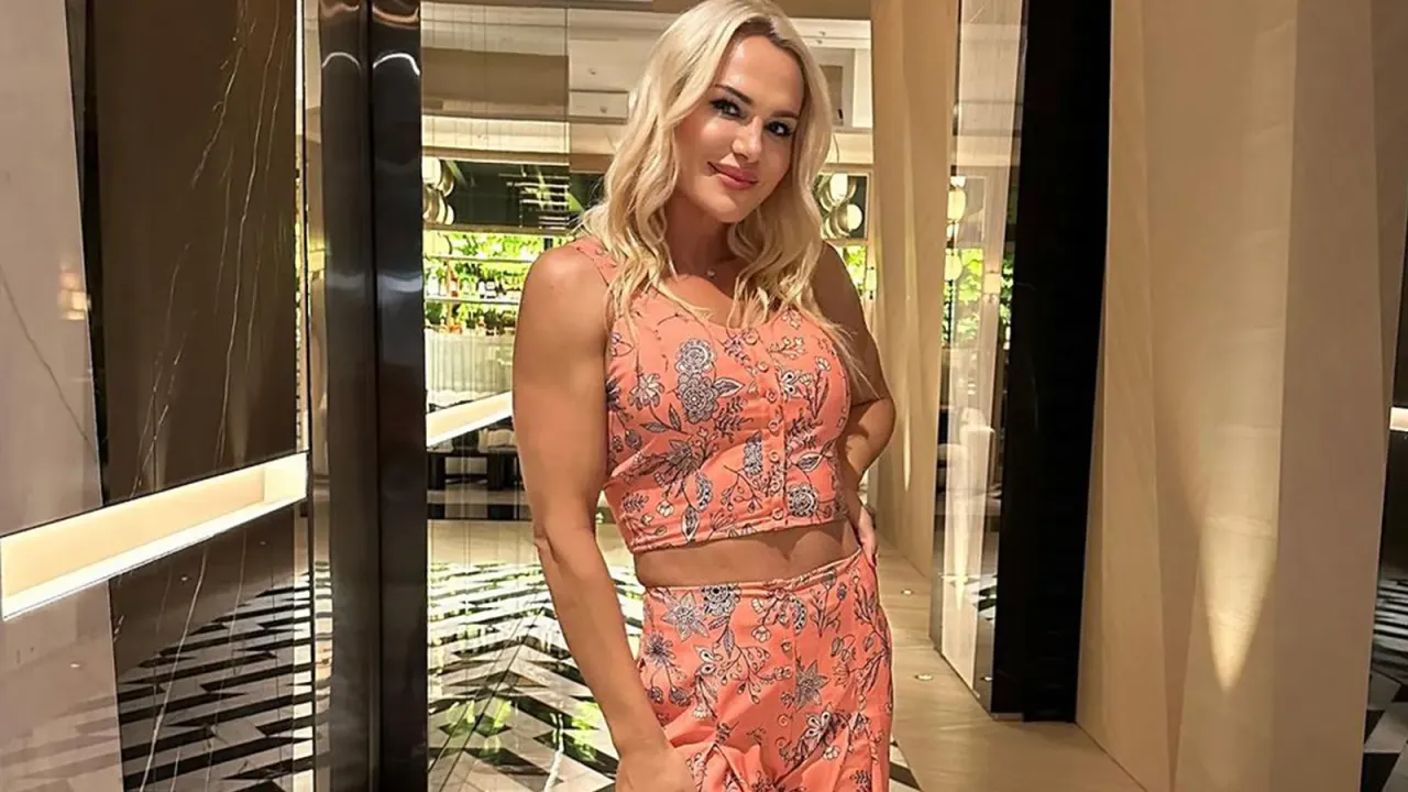 karadere Nagihan Karadere, evlatlıktan reddedildiğini söylentisini yalanladı: Sadece  kardeşimle sorunum var