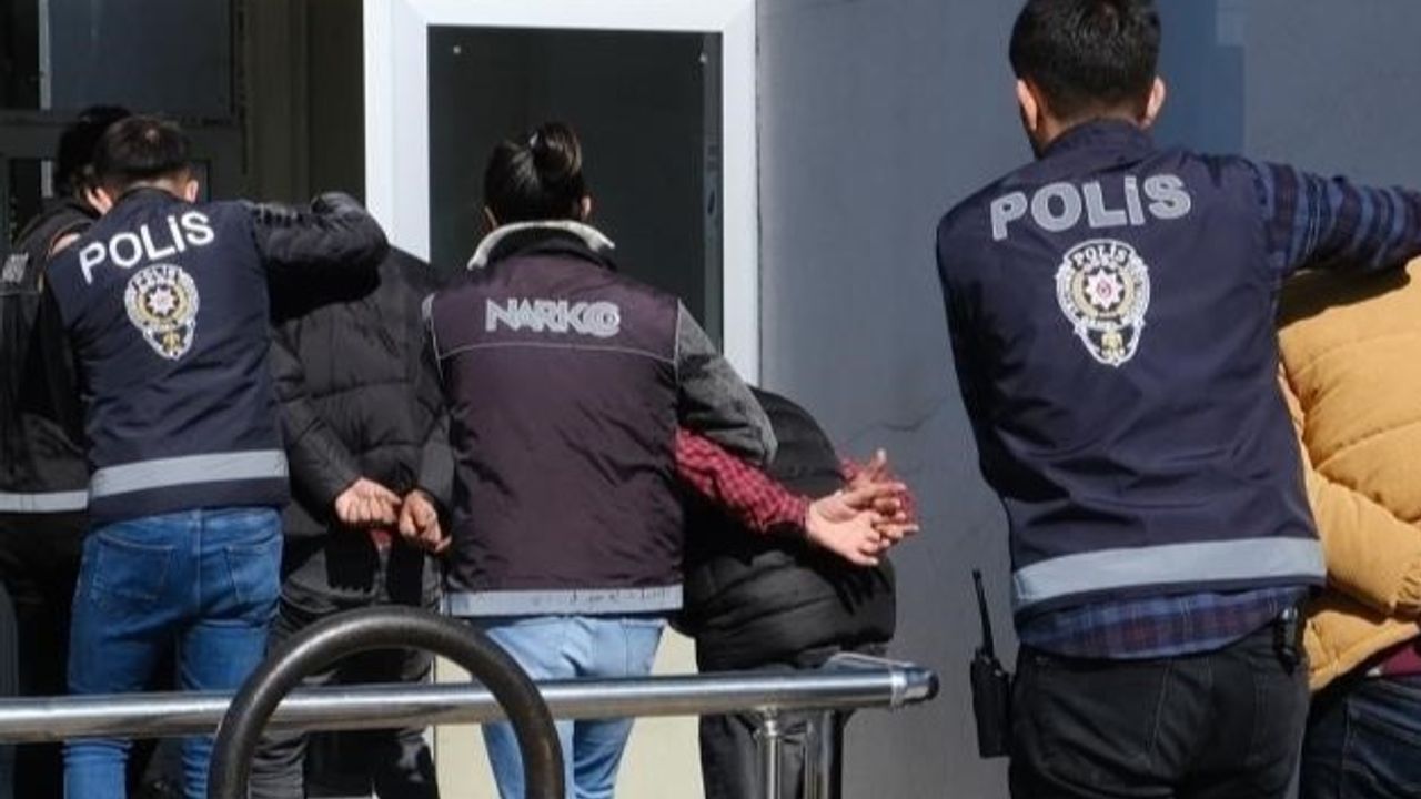 Erzincan’da toplam 25 yıl hapis cezası olan 6 zanlı yakalandı