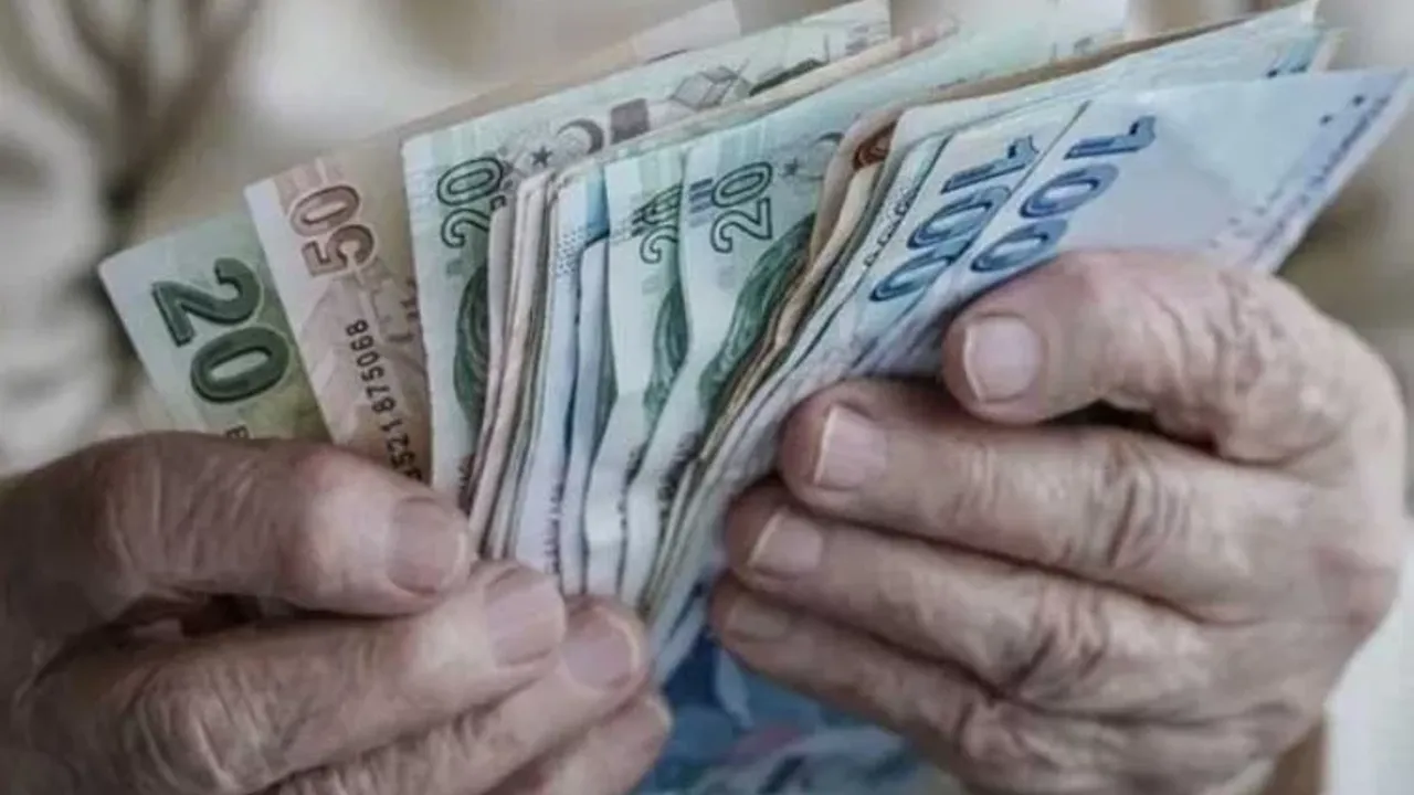 Başkan Soyer’den 24 bin emekliye 1500’er lira destek müjdesi