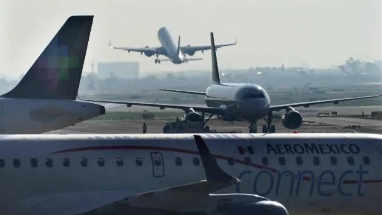 Meksika'da uçak rötarına sinirlenen yolcu uçağın kanadında yürüdü