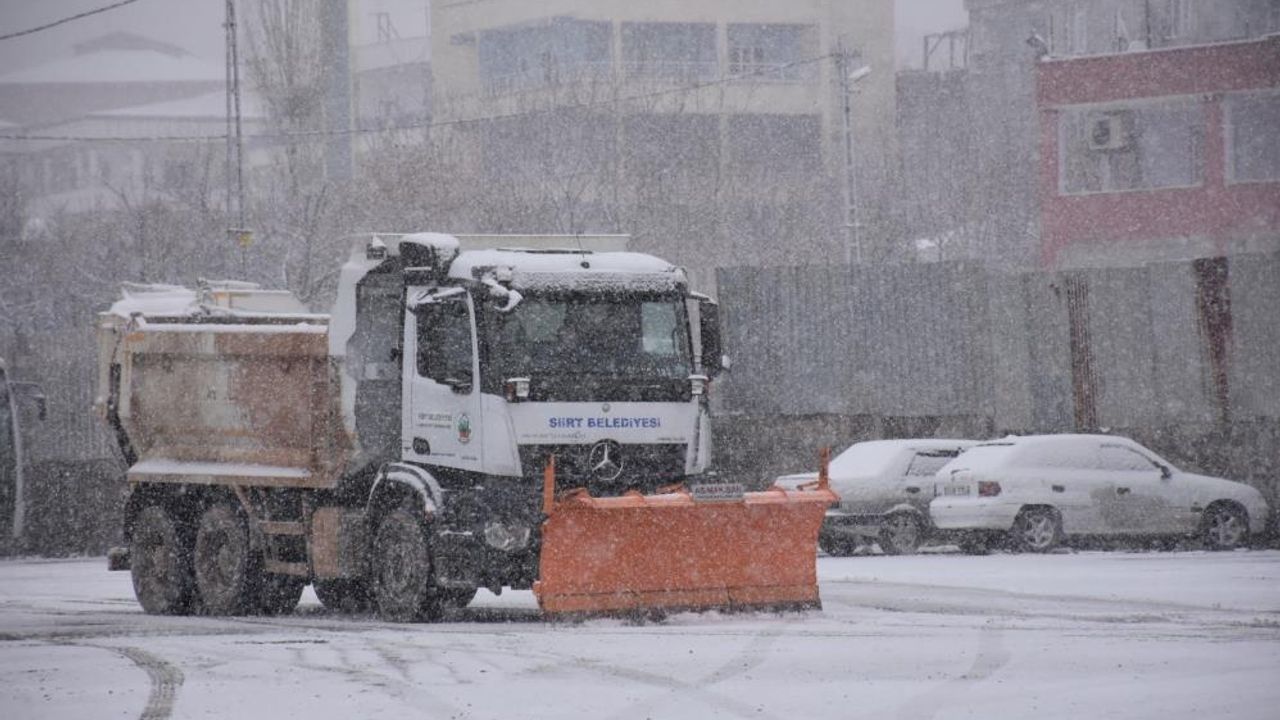 Siirt'te karla mücadele mesaisi başladı