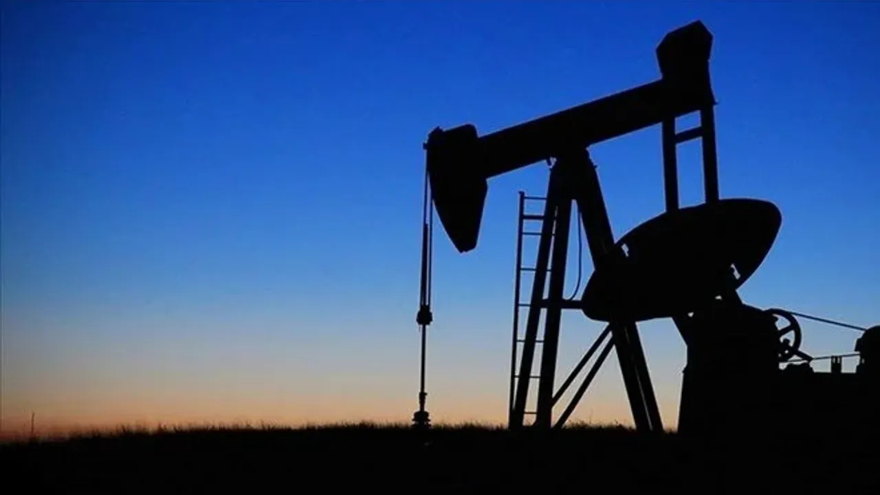 Suudi Arabistan'dan petrol üretimini azaltma kararı