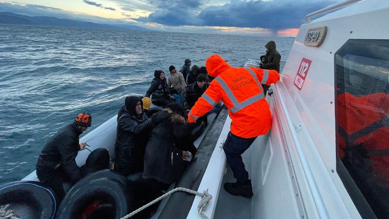 Umuda yolculuğa çıkan kaçak göçmenleri, Yunan unsurları ölüme terk ediyor