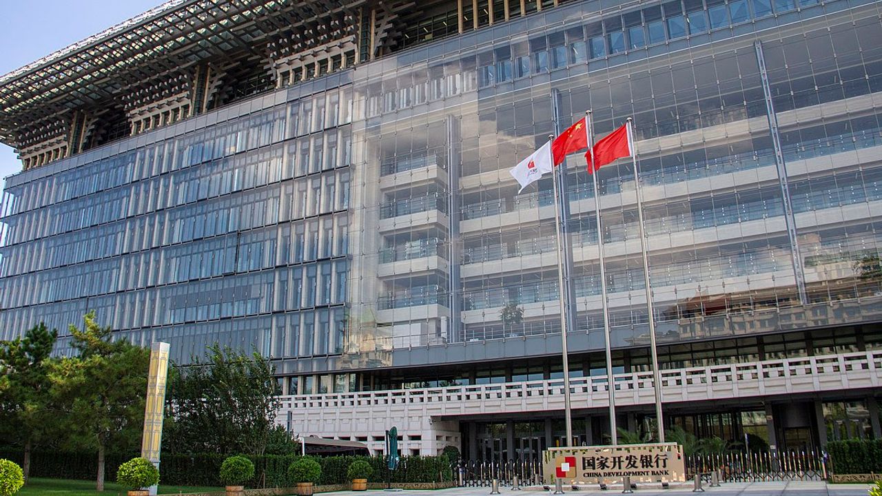Çin Kalkınma Bankası, 433 milyar dolar kredi verdi