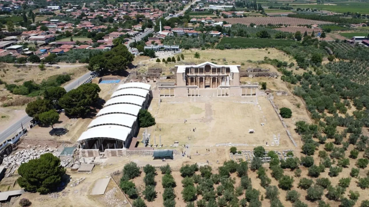 Sardes Antik Kenti UNESCO Listesine girdi! Sardes Antik Kenti ve Lidya Tümülüsleri UNESCO Listesinde!