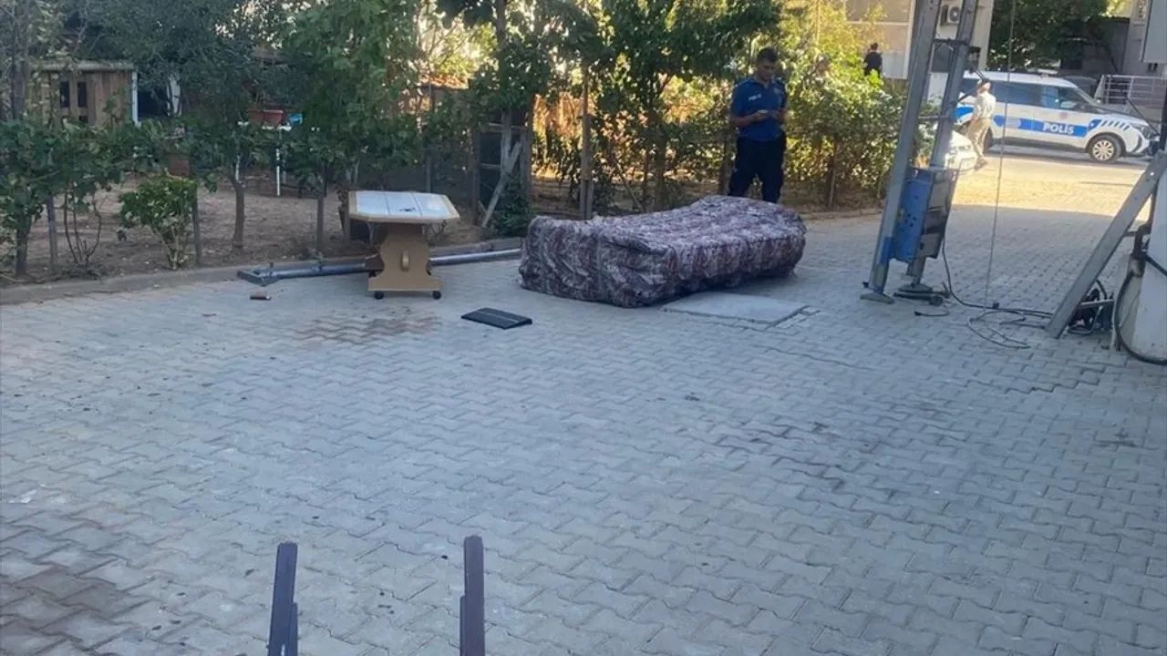 İzmir'de koltuk üzerine düştü: 9 yaşındaki küçük kız hayatını kaybetti!