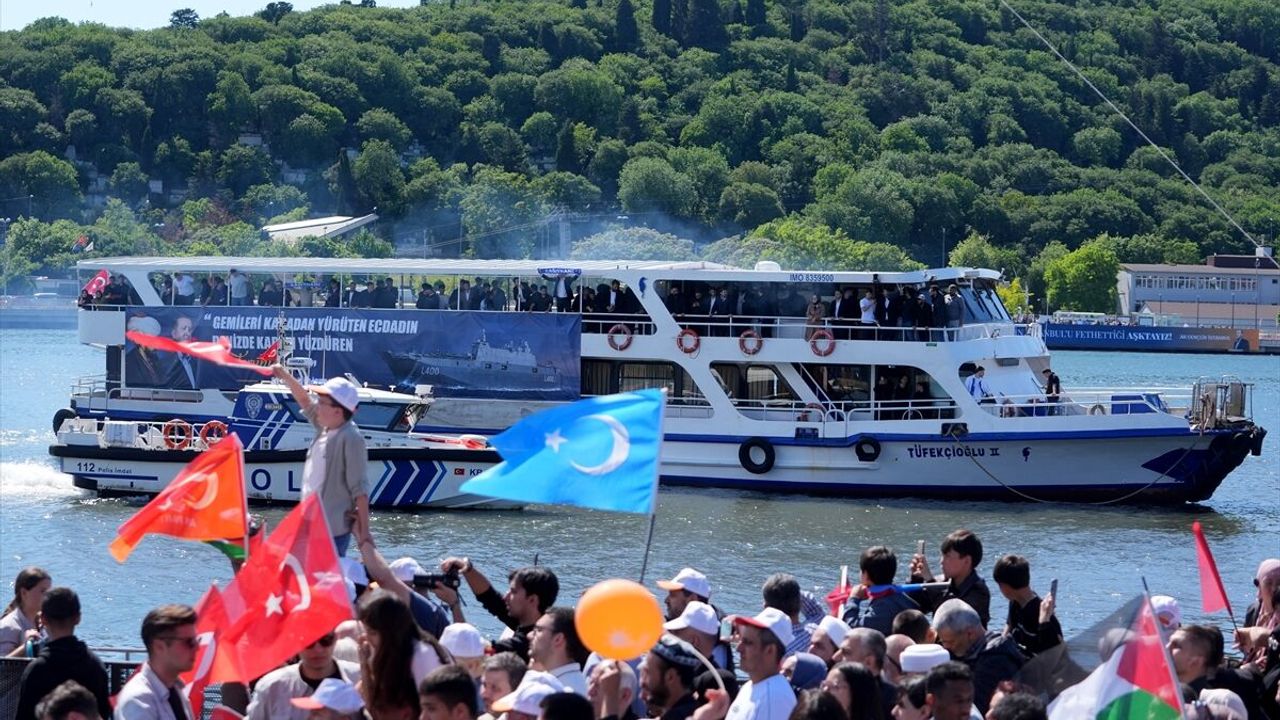 İstanbul’un Fethinin 573. yılında meydanlarda mehteran coşkusu