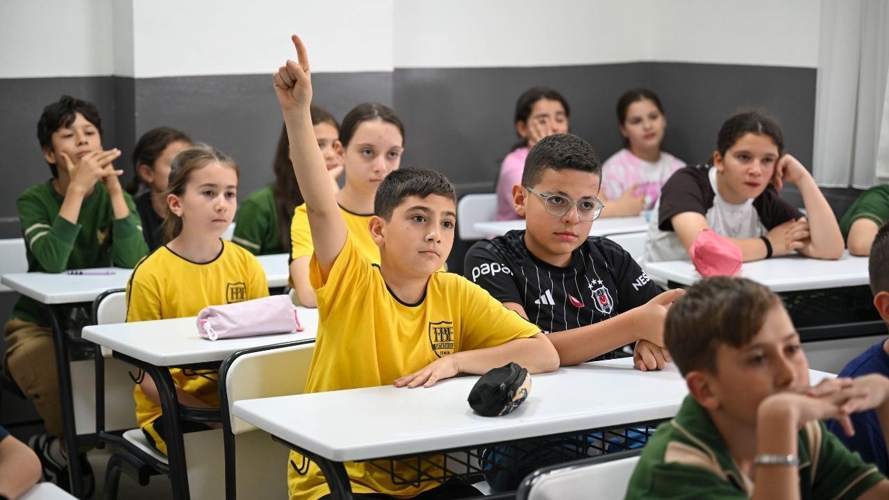 Bornova’da öğrencilerden dikkat çeken dayanışma etkinliği