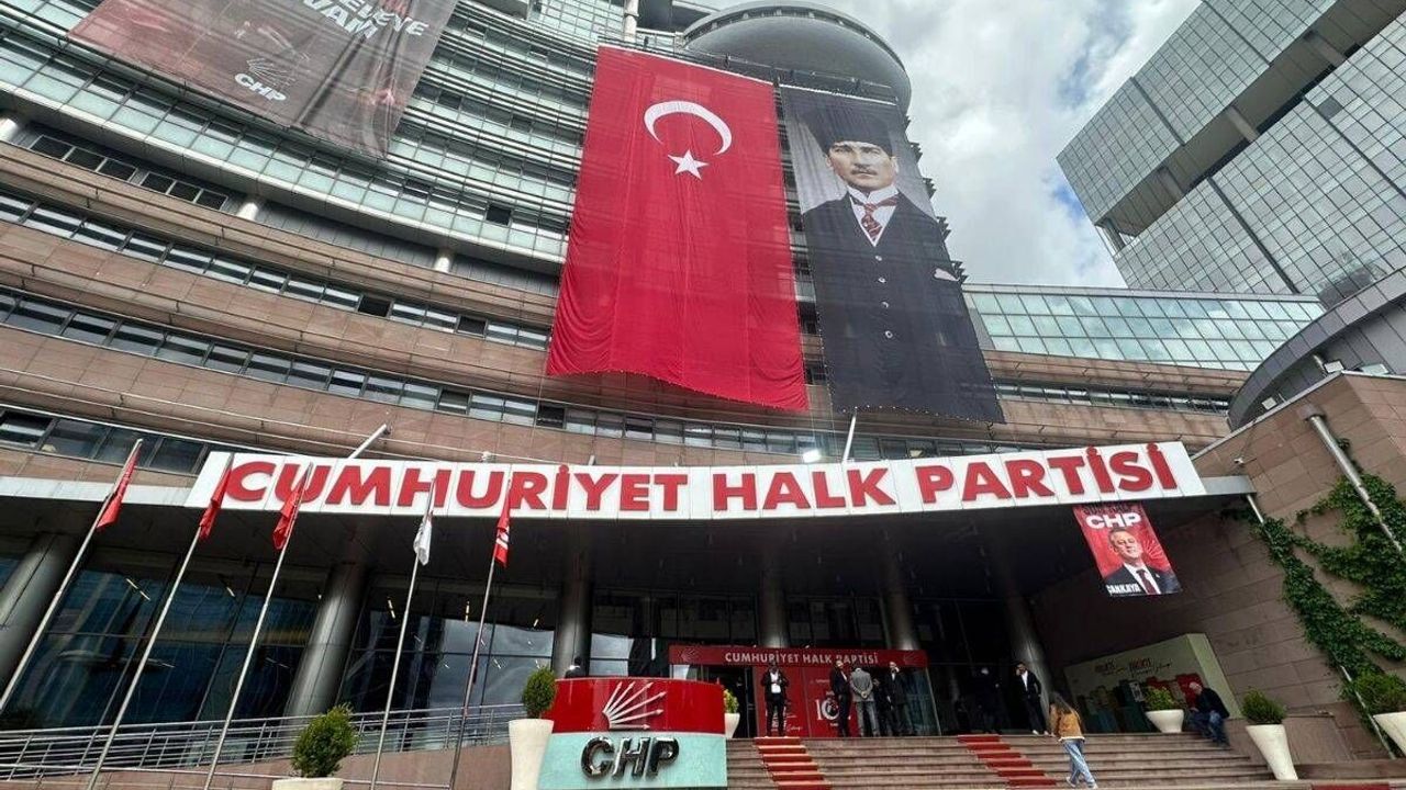 Özgür Özel ayrıldı, Kılıçdaroğlu’nun kurmayları genel merkeze geldi! Bazı fotoğraflar indirildi