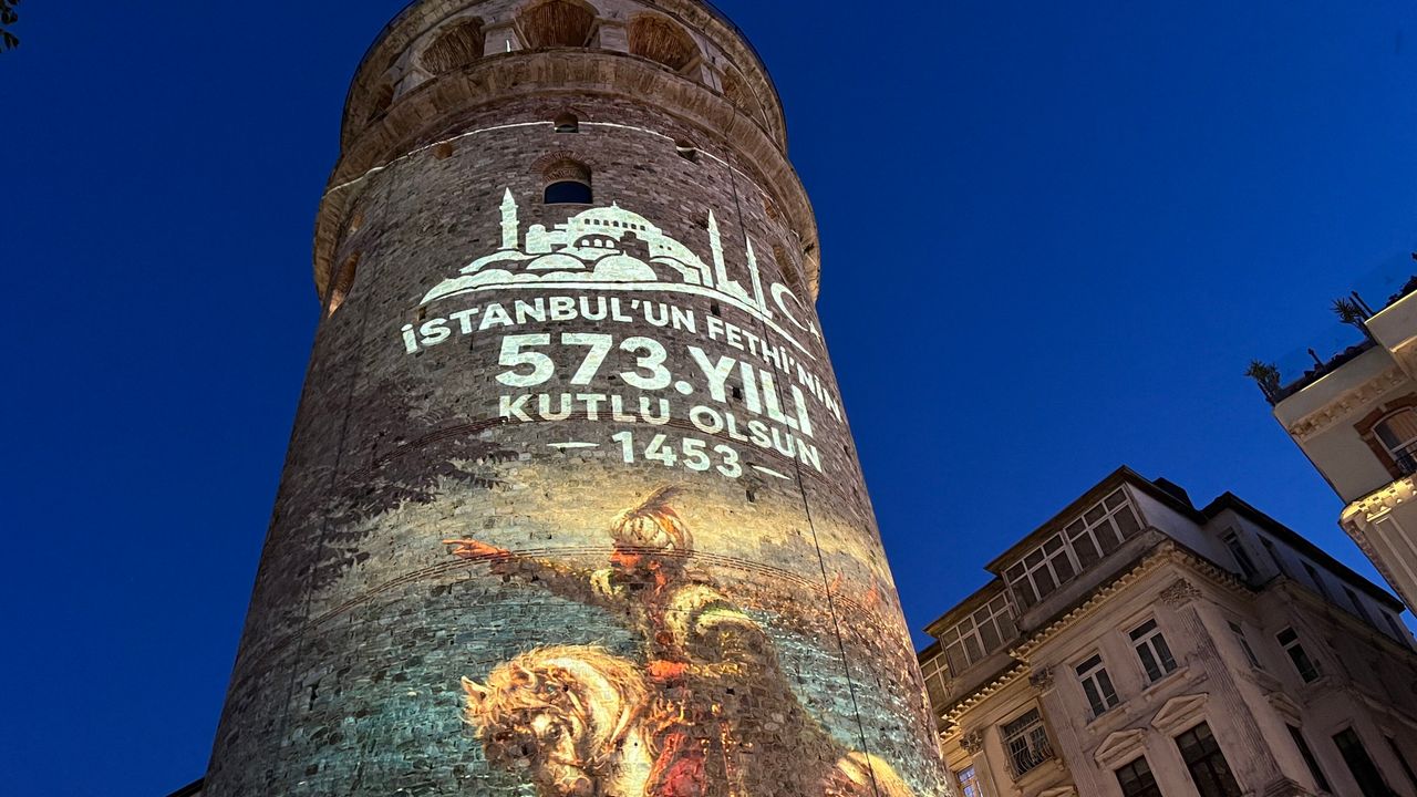 Galata Kulesi'nde Fethin 573. yılına özel gösteri
