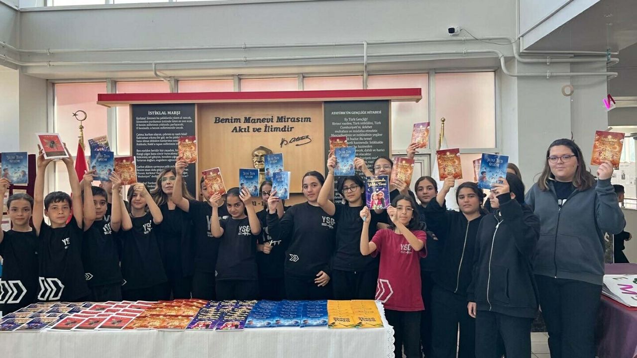 Yazmaktan çekindiler, şimdi kendi kitaplarını imzalıyorlar