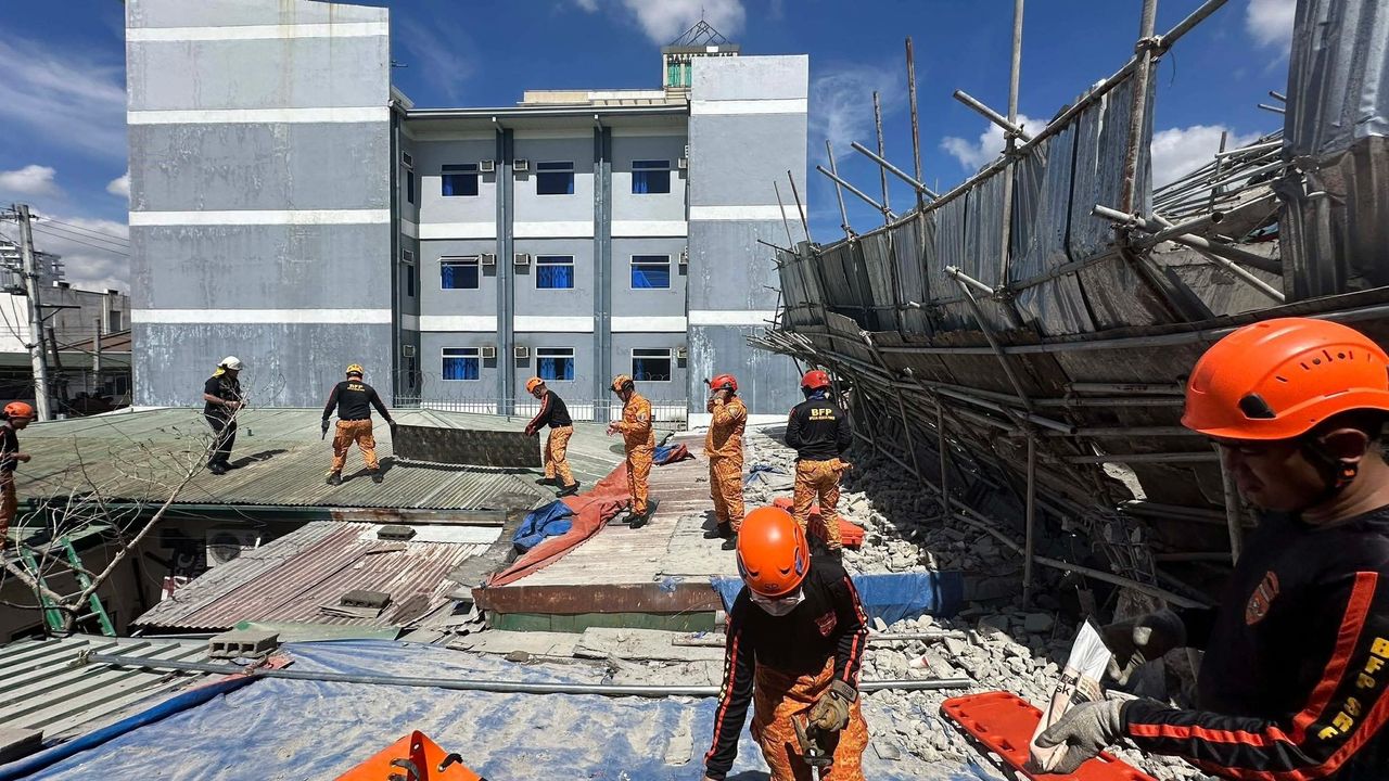 İnşaat faciası! Yapımı süren bina çöktü: Çok sayıda işçi enkaz altında