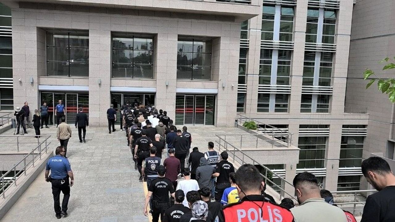 İzmir dahil 27 ilde dev bahis operasyonu: 91 şüpheli gözaltında