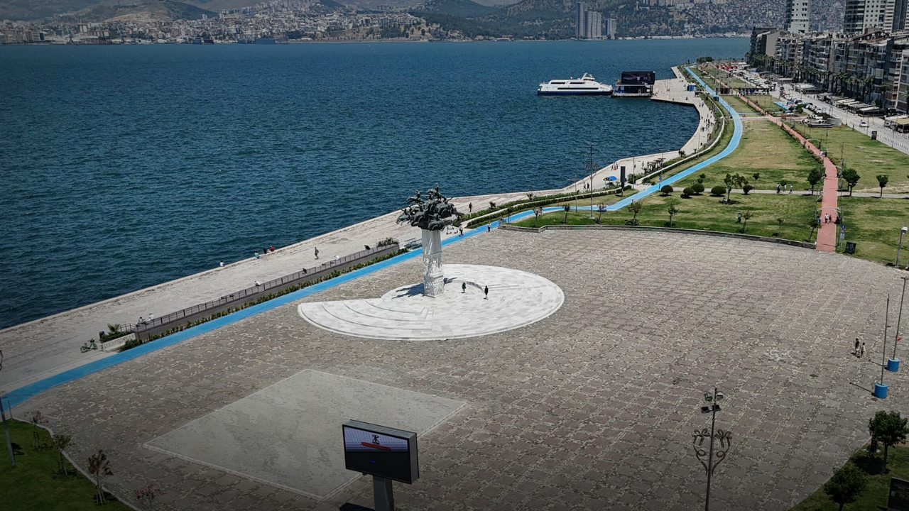 İzmir'de bayram sessizliği! Kordon boş kaldı