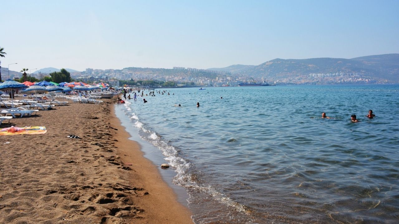 İzmir'de uygun fiyatlı mekanlar ve plaj keyfi bir arada! Hem Mavi Bayraklı hem de sığ denizi ile tatilin yeni rotası