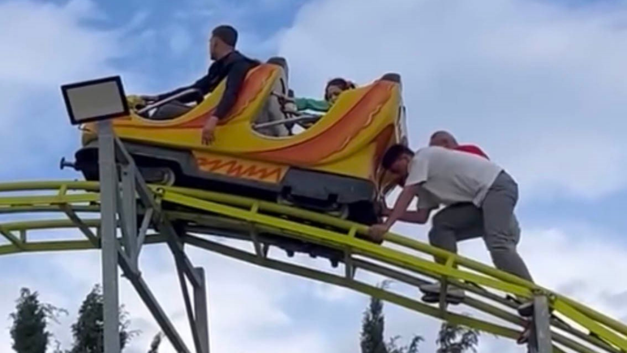 İzmir’de lunapark eğlencesi kabusa döndü: Metrelerce yüksekte asılı kaldılar
