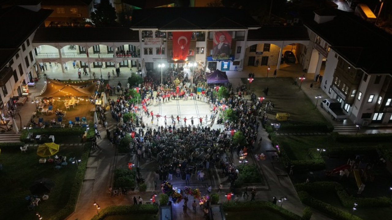 Menderes’te Mandalina Çiçeği Festivali renkli görüntülere sahne oldu