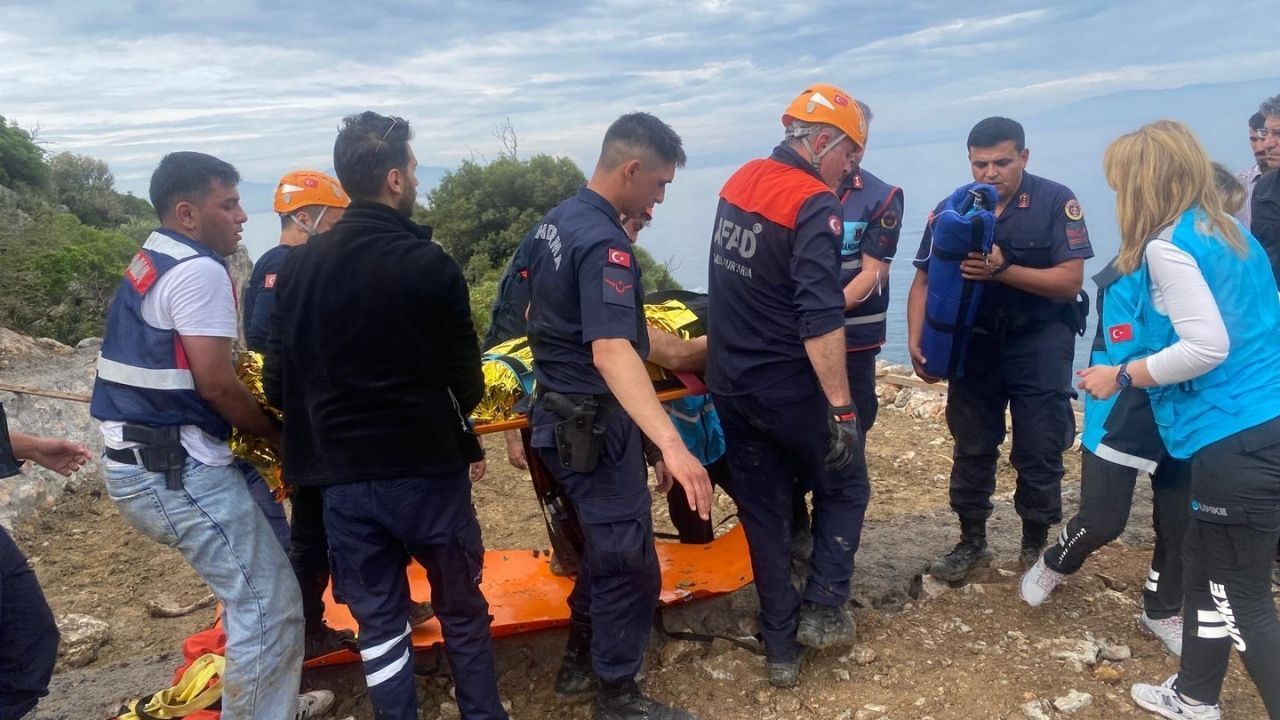 İzmir’de nefes kesen kurtarma operasyonu: Vadide mahsur kalan jandarma kurtarıldı
