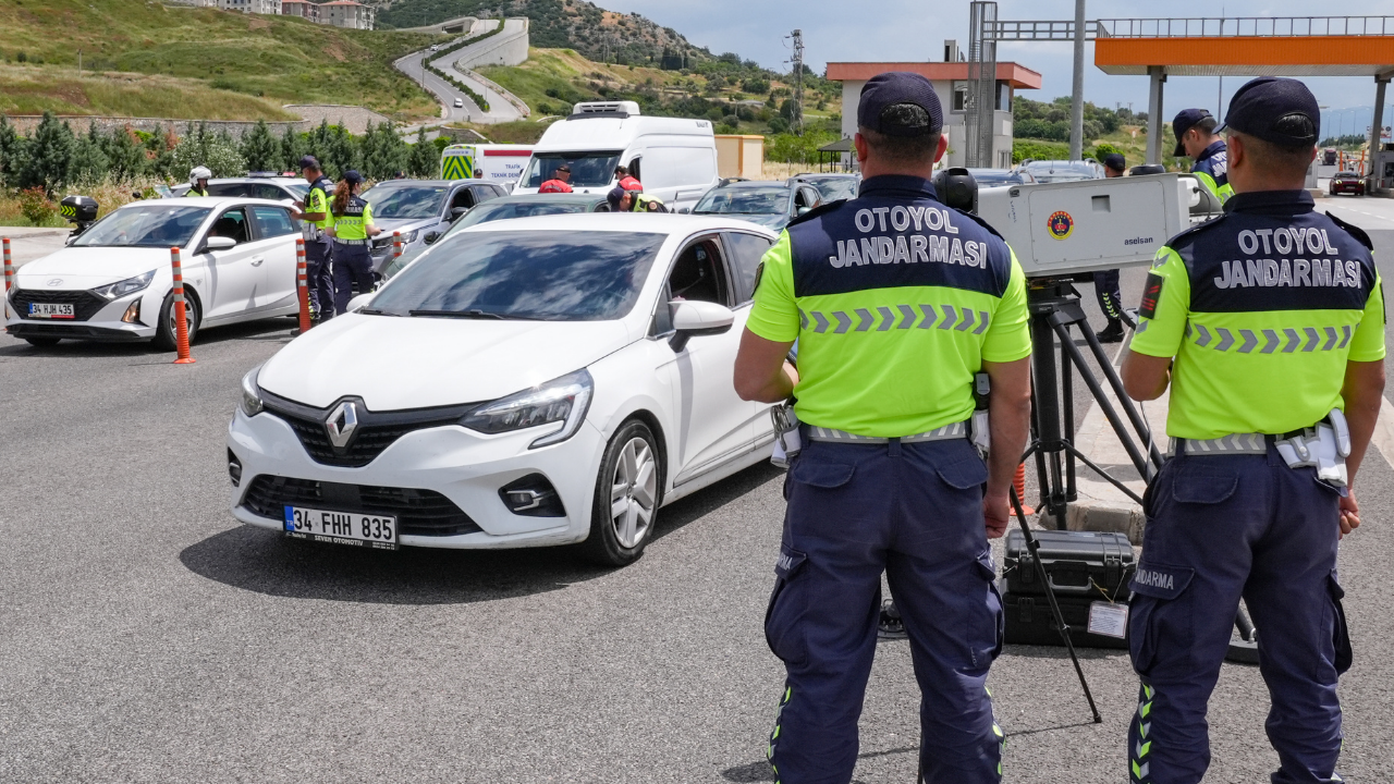 İzmir otoyollarında bayram tedbirleri en üst seviyeye çıkarıldı