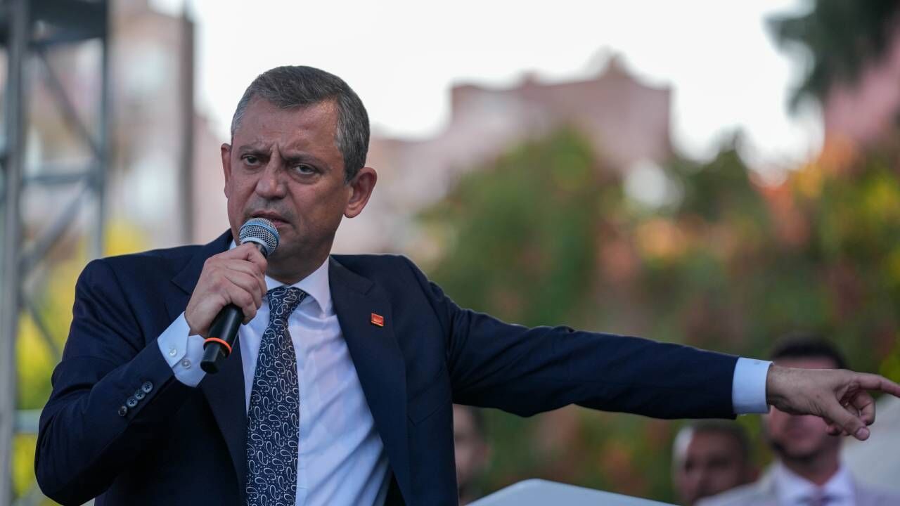 Kurultay iptali sonrası CHP’de yeni kriz! Özgür Özel yönetimine mali erişim engeli