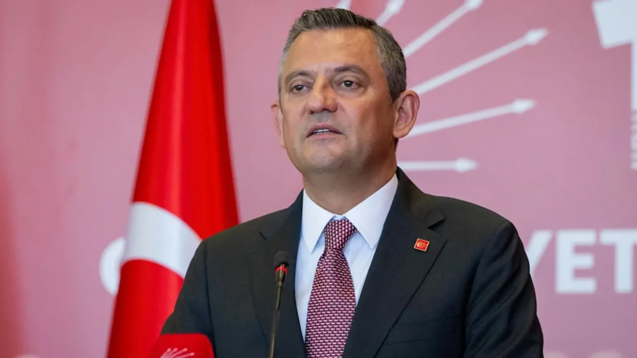 Özgür Özel İzmir'e geliyor!