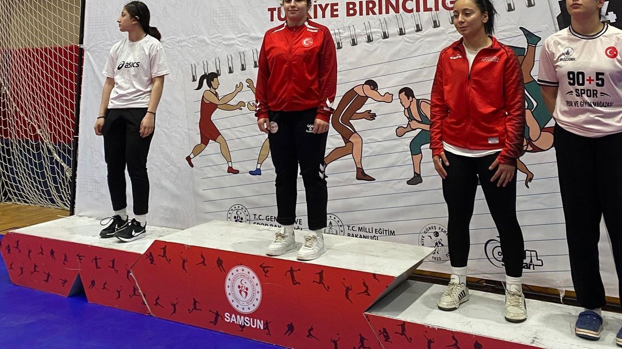 Sivaslı Ecrin Ülkü, Türkiye Şampiyonu oldu!