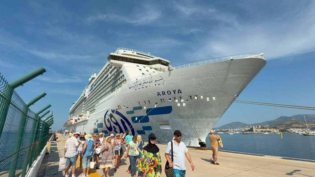 335 metrelik kruvaziyer Bodrum’a geldi! İşte dikka