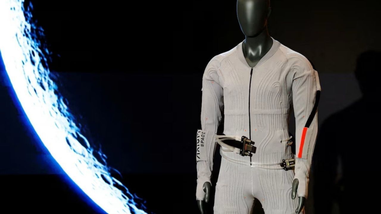 NASA’nın Artemis görevi için Prada imzalı uzay kıyafeti tanı