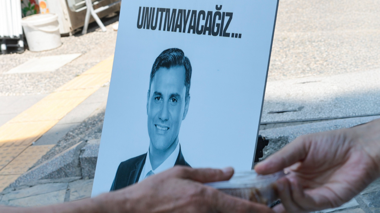 Konak Belediyesi’nden Ferdi Zeyrek İçin anma etkinliği