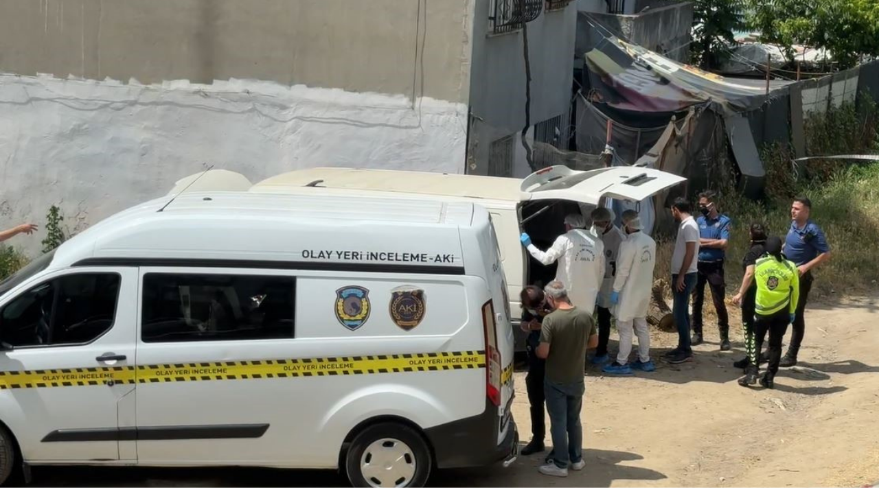 Bağcılar’da korkunç olay: Kanalizasyon kokusu sanı