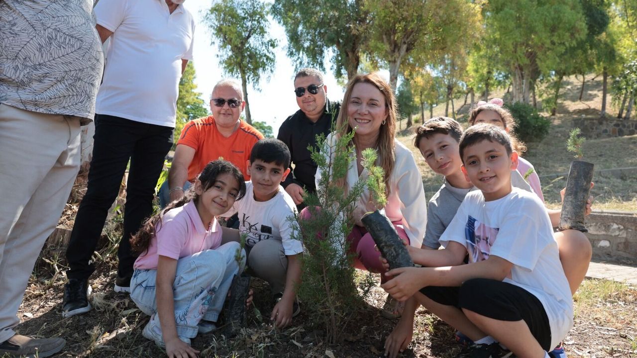 Konak’ta minik eller toprakla buluştu: Başkan Mutl
