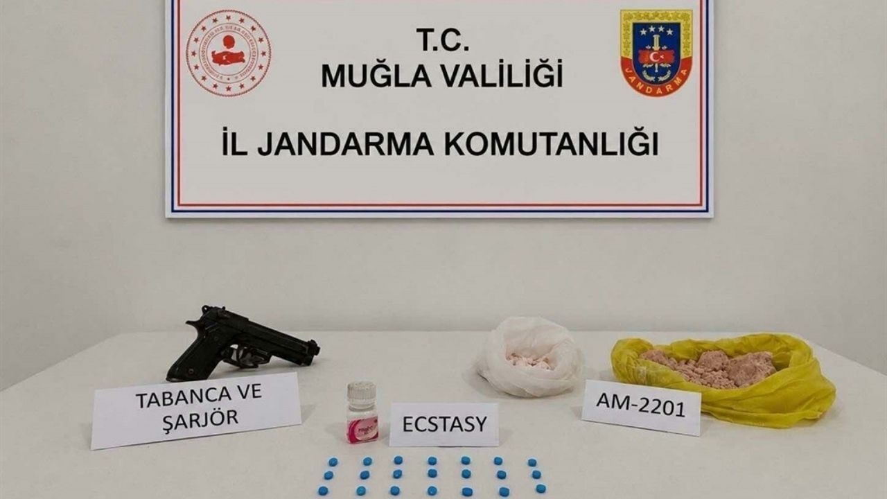 Muğla'da zehir tacirlerine operasyon: 3 şüpheli tu