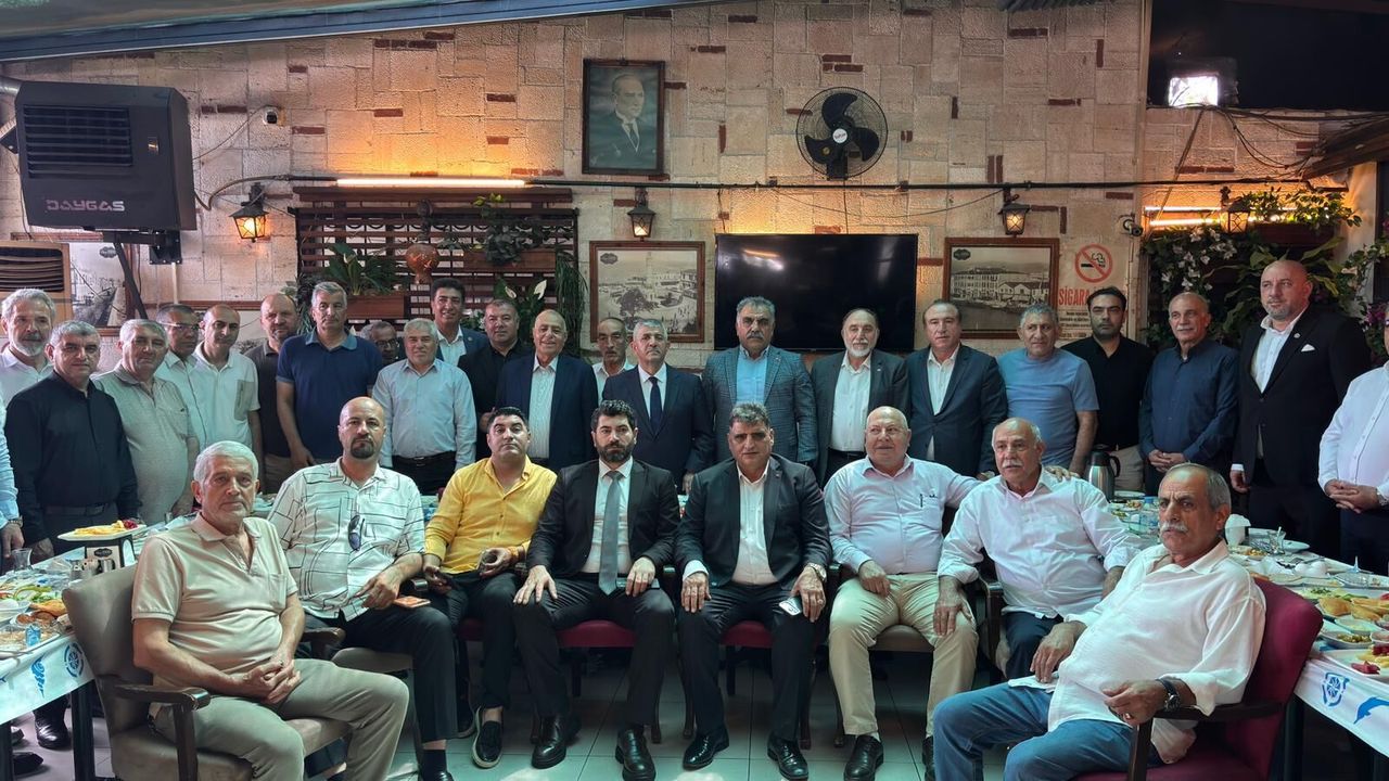 MHP İzmir’den geniş katılımlı toplantı! İl Başkanı Veysel Şa