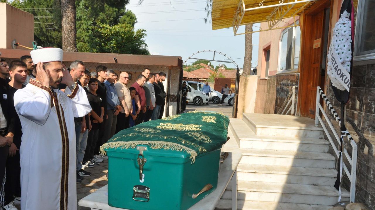 Karşıyaka’da hayatını kaybeden ortaokul öğrencisi son yolcul