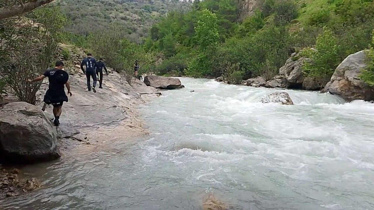 Serinlemek için suya girdi, 1 haftadır aranıyor