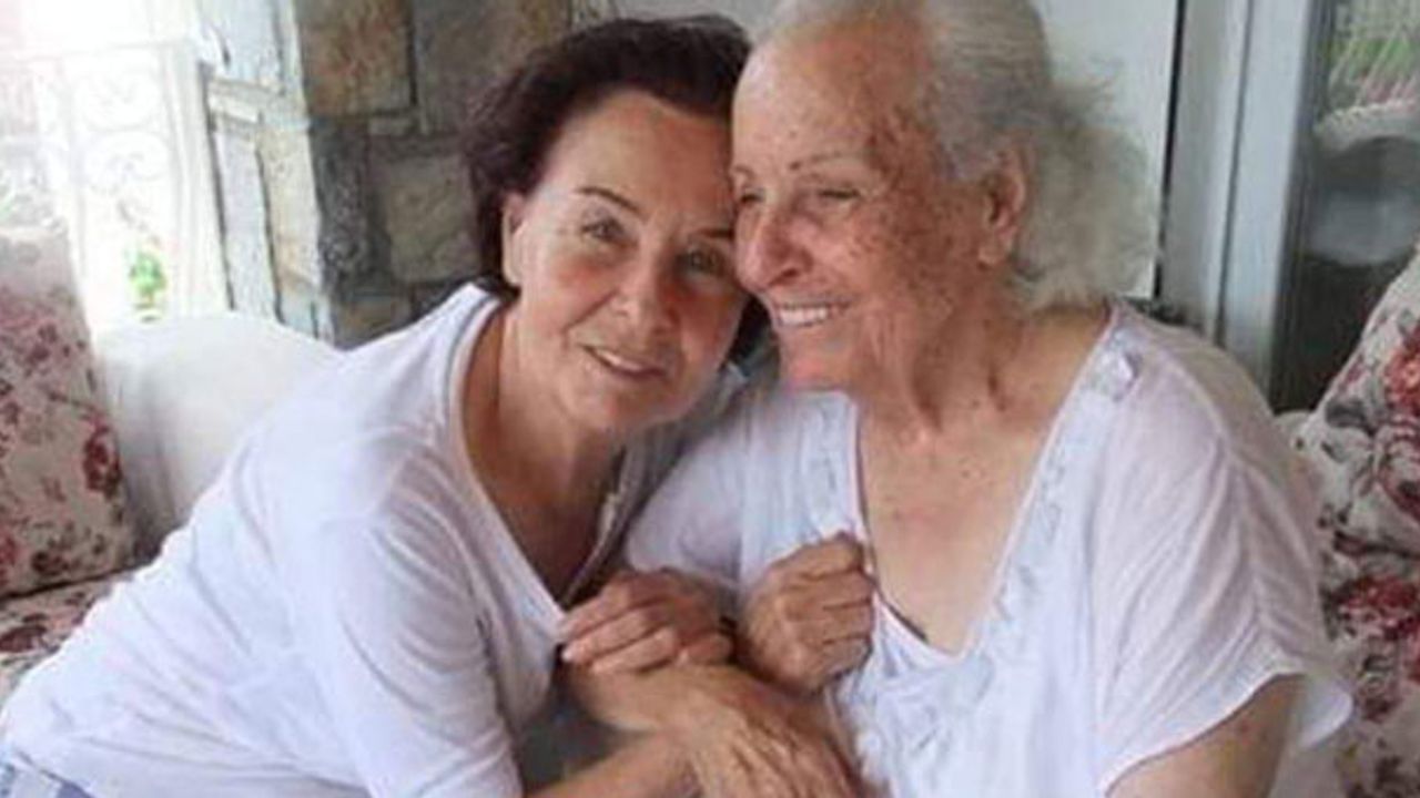 Fatma Girik'in annesi vefat etti