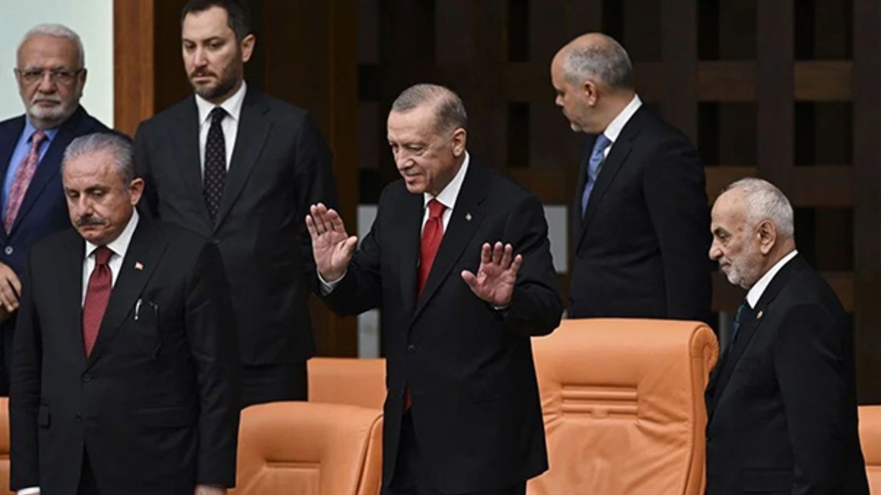 Cumhurbaşkanı Erdoğan TBMM'de yemin etti, mazbatasını aldı!