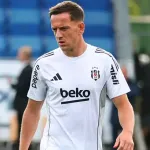 Beşiktaş'ta sürpriz ayrılık! Amir Hadziahmetovic'in sözleşmesi feshedildi