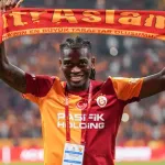 Galatasaray'dan dünyayı şaşırtan transfer: Rafael Leão resmen sarı-kırmızılı oldu