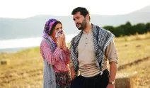 "Doğanın Kanunu" 3. bölümde Doğa ahırı tek başına temizledi, çiftlikte büyük sınav verdi! Final sahnesi merak uyandırdı