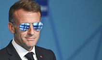 NATO Zirvesi'nde gündem Macron ve gözlükleri oldu!