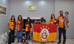 Sarı kırmızı boyalı evde yaşayan taraftar, Galatasaray sevgisini çocuklarına da aşılıyor