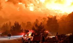 Yunanistan’da yangınlar yer yer yeniden şiddetleniyor