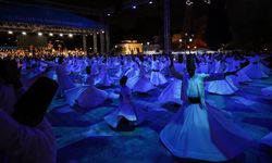 Ayasofya Meydanı’nda büyülü gece! 750 semazen gösteri yaptı